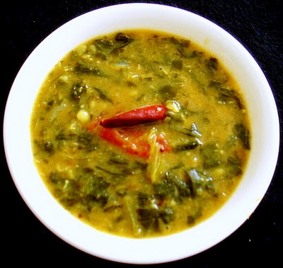 Daal Saag (Moong Daal And Spinach) recipe at DesiRecipes