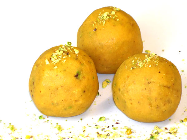 Besan K Ladoo recipe at DesiRecipes