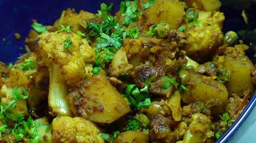 Gobhi Aloo recipe at DesiRecipes