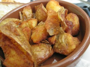 Fried Potaoes With Caramel Sauce recipe