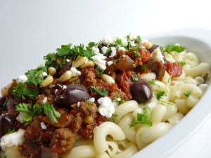 Noodles With Pulses, Meat And Yoghurt