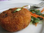 Aloo Aur Qeema Cutlet at DesiRecipes.com